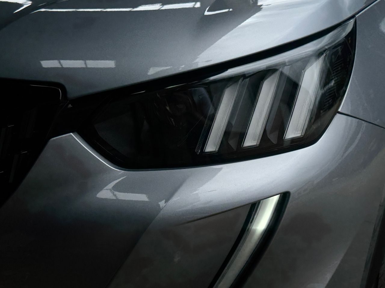 Peugeot 2008 GT PURE TECH 130 CV EAT8 - Foto 2