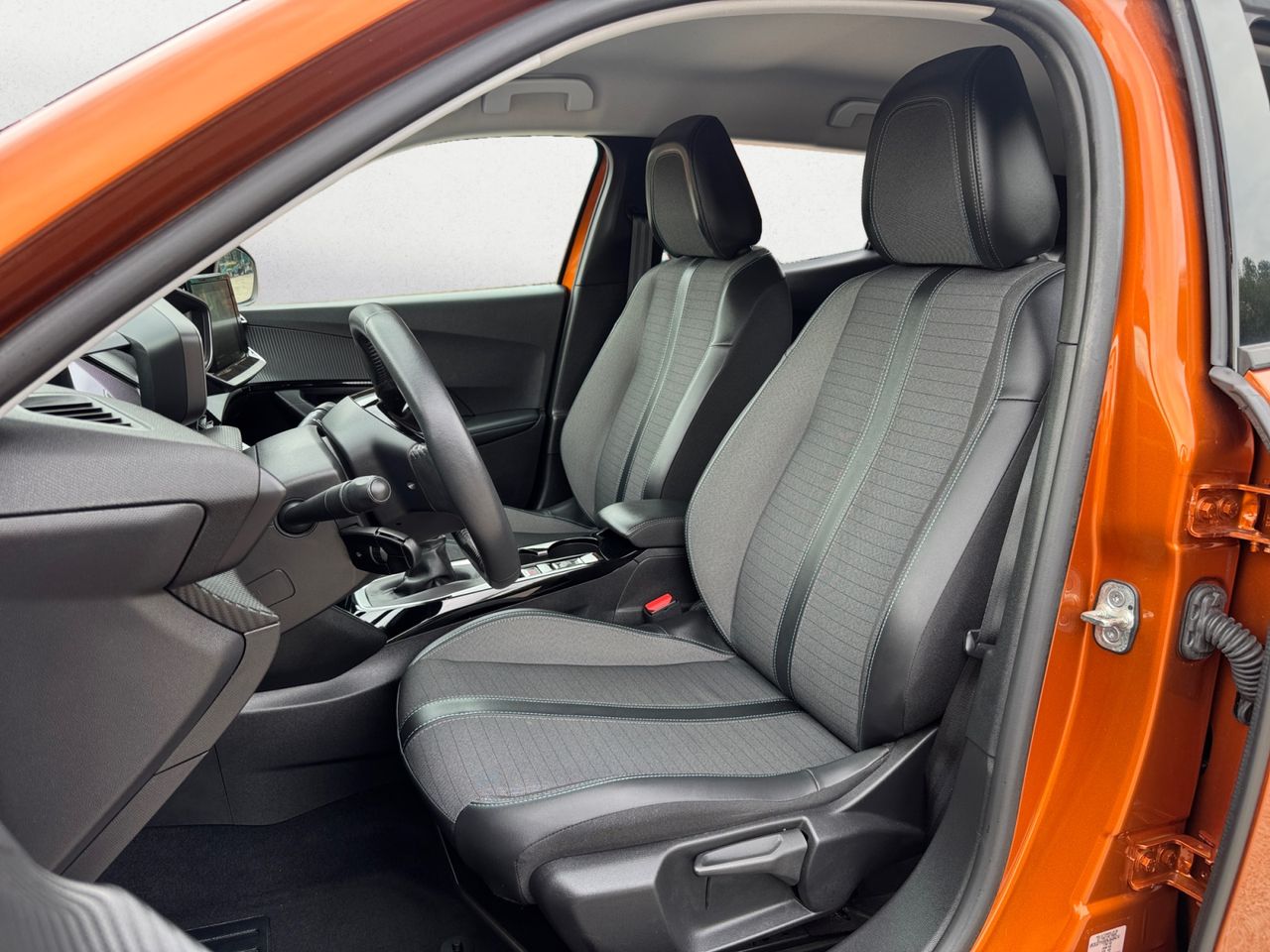Peugeot 2008 ALLURE PACK BLUE HDI 110 CV - Foto 2