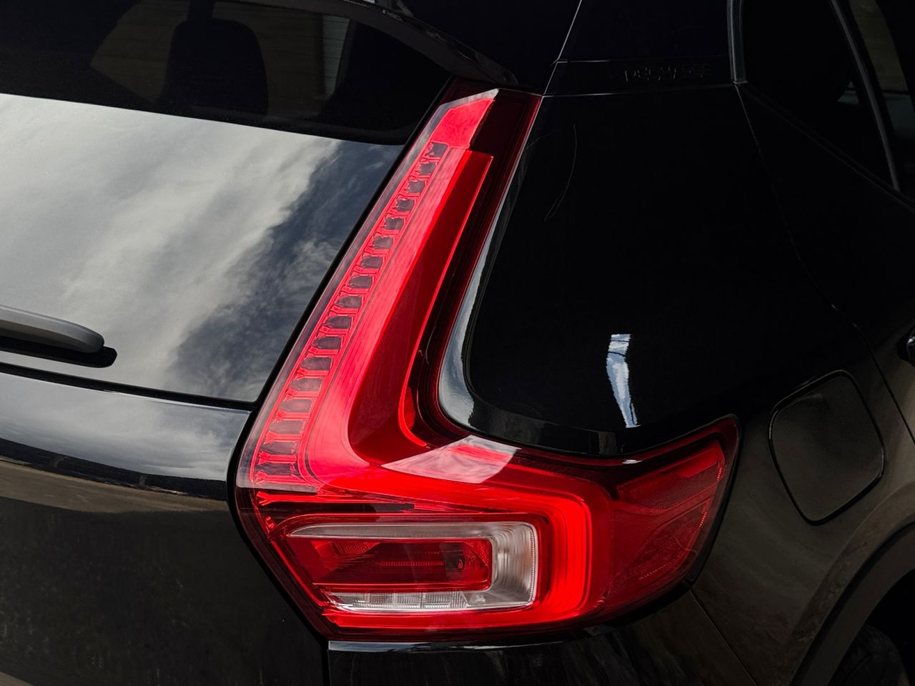 Volvo XC40 1.5 T5 TWIN RECHARGE RDESIGN AUTO - Foto 2