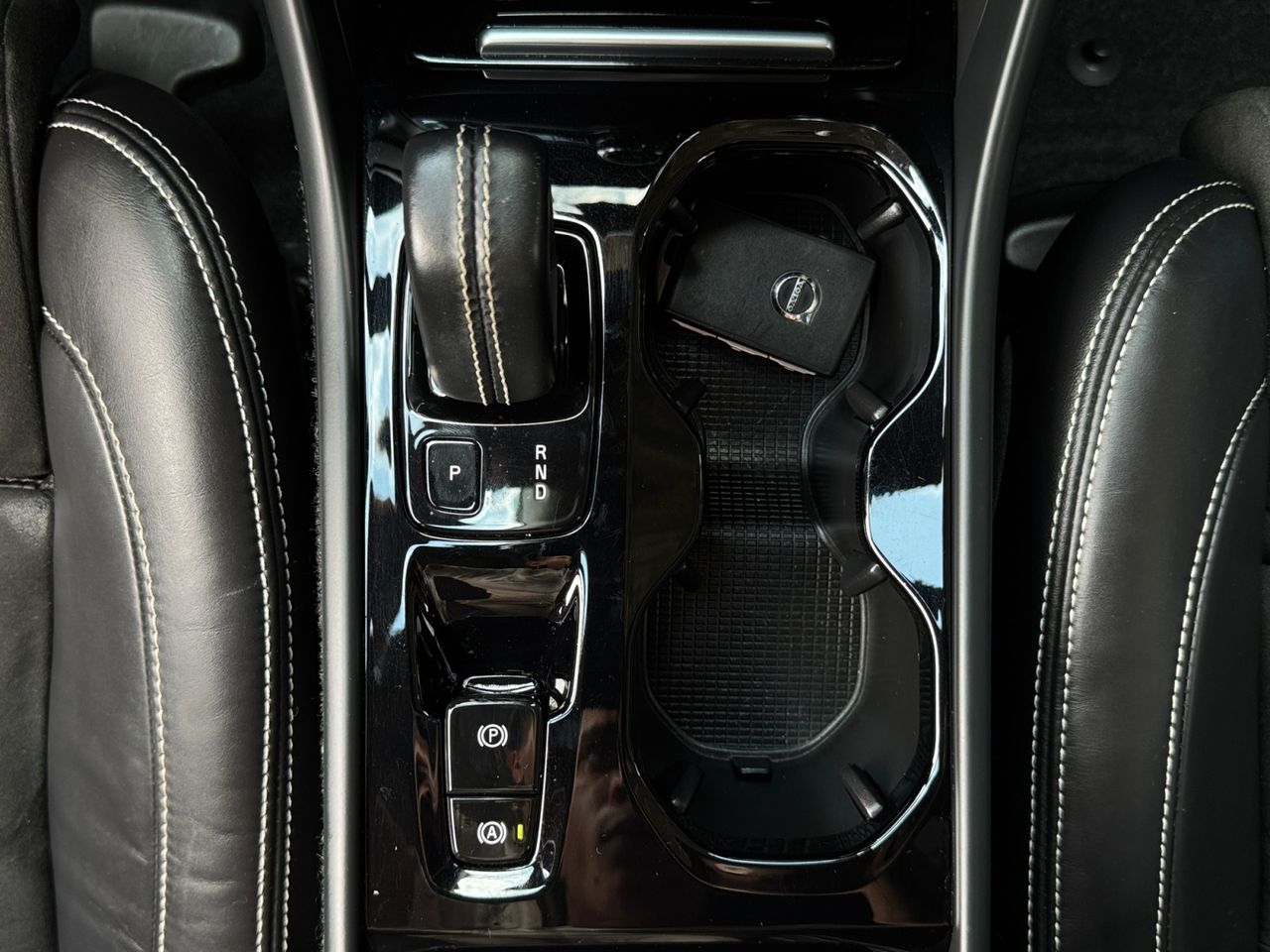 Volvo XC40 1.5 T5 TWIN RECHARGE RDESIGN AUTO - Foto 2