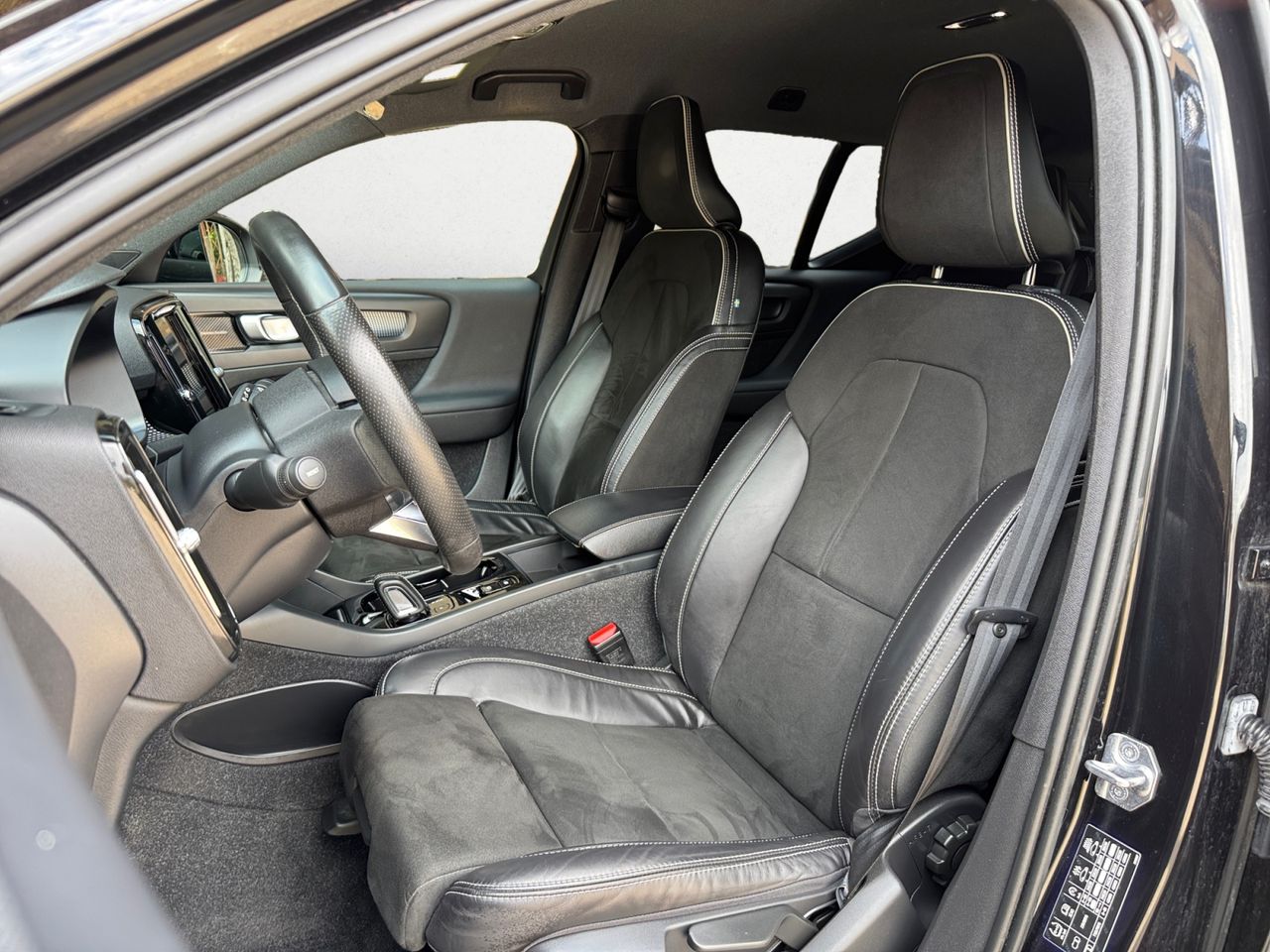 Volvo XC40 1.5 T5 TWIN RECHARGE RDESIGN AUTO - Foto 2