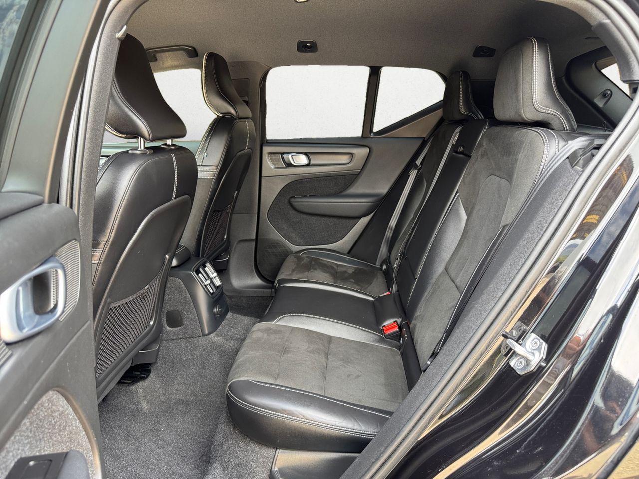 Volvo XC40 1.5 T5 TWIN RECHARGE RDESIGN AUTO - Foto 2