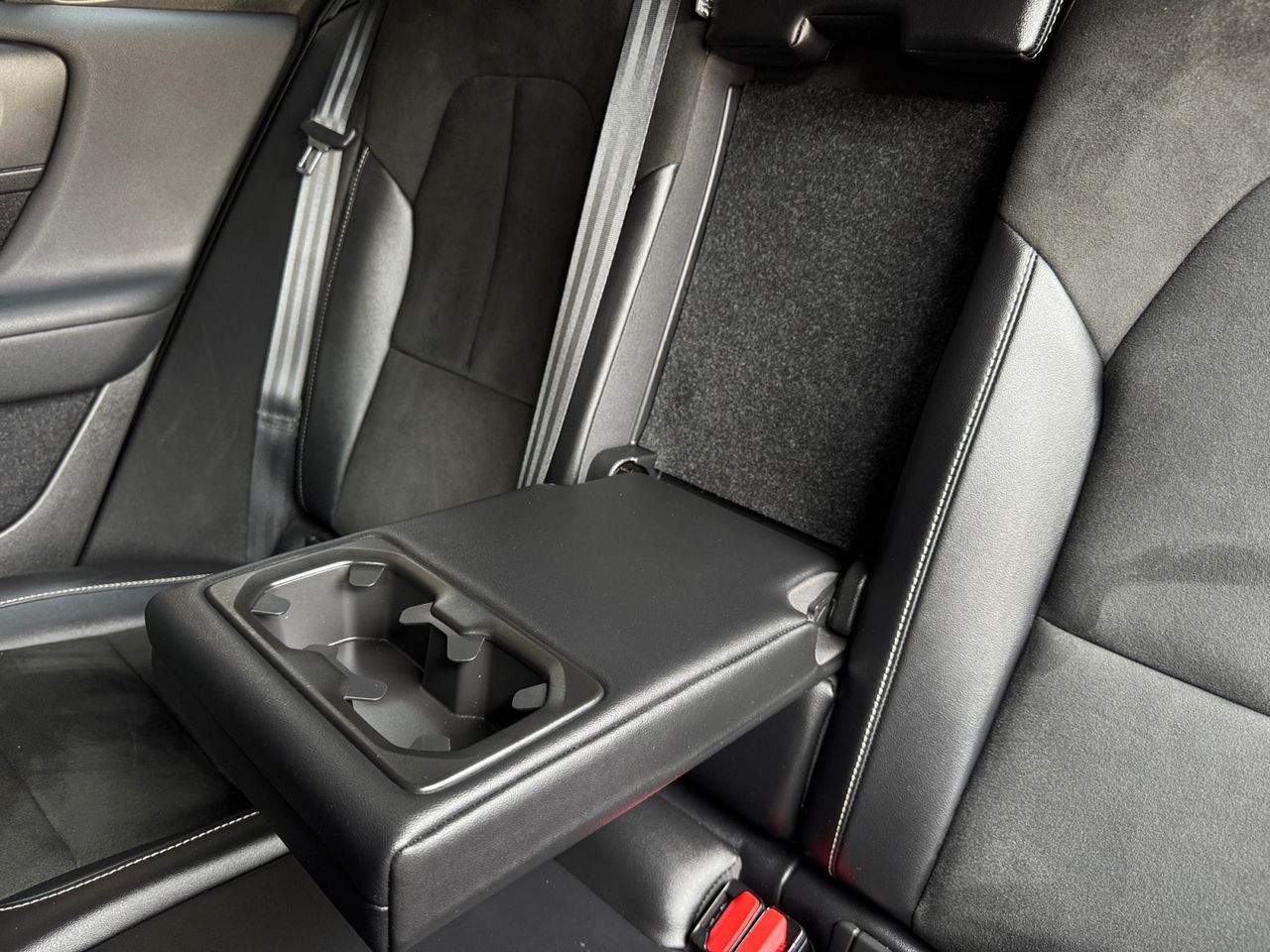 Volvo XC40 1.5 T5 TWIN RECHARGE RDESIGN AUTO - Foto 2