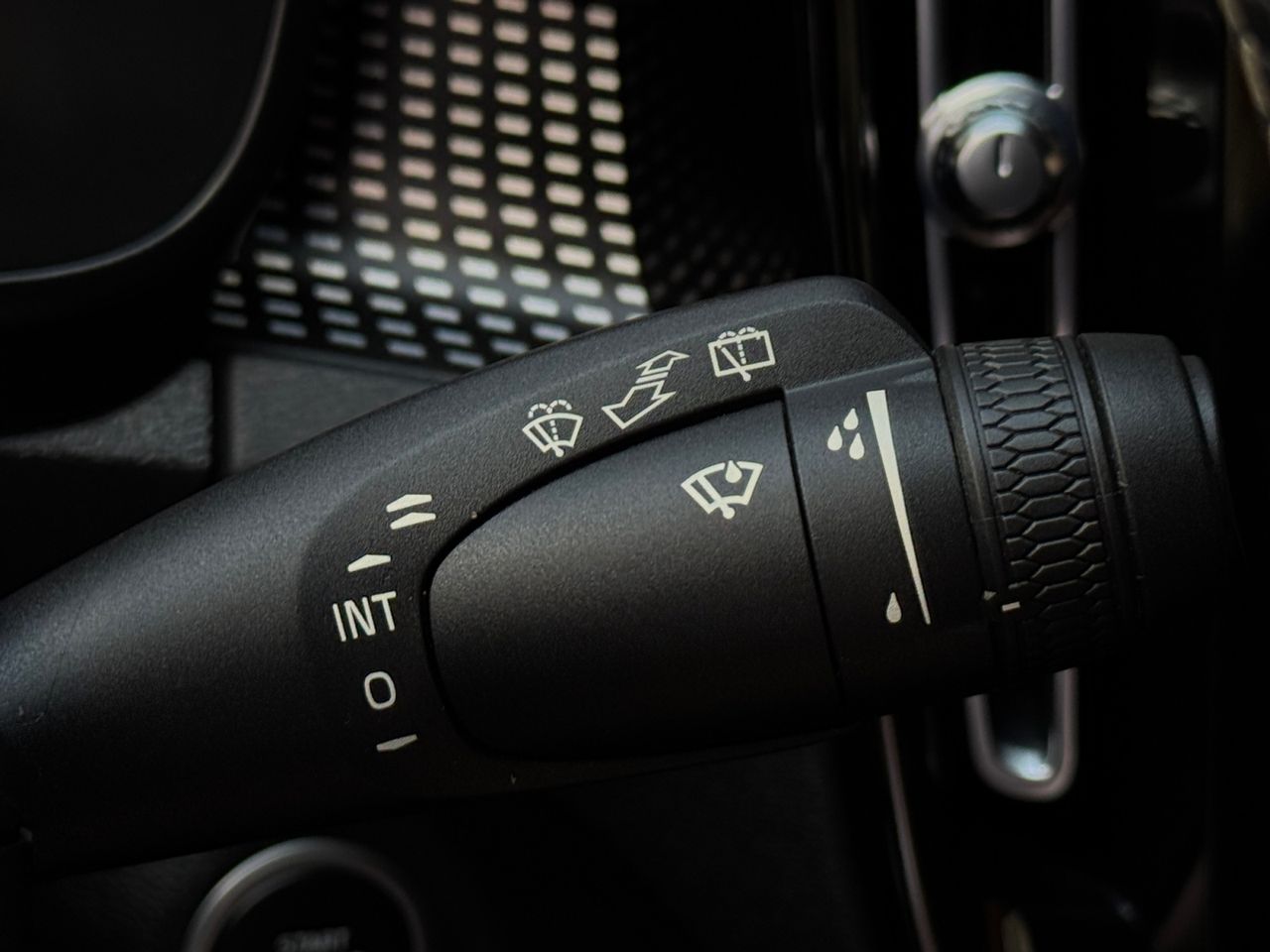 Volvo XC40 1.5 T5 TWIN RECHARGE RDESIGN AUTO - Foto 2