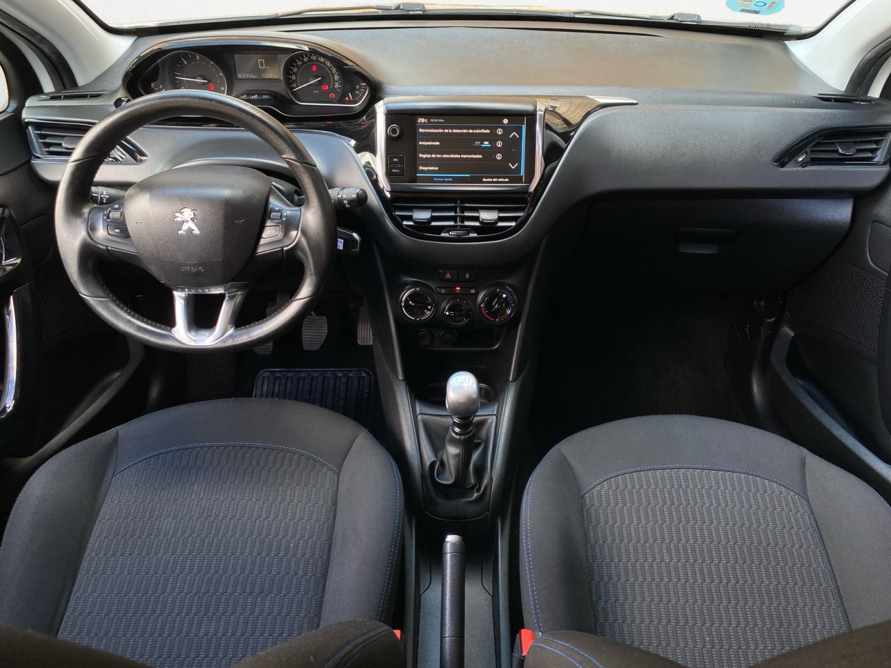 Peugeot 208 SIGNATURE BLUE HDI 100 CV - Foto 2