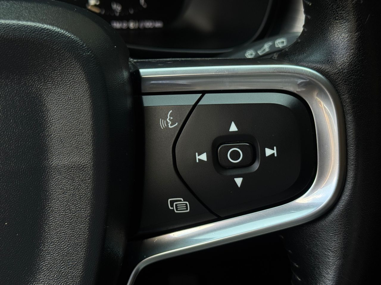 Volvo XC40 2.0 D3 - Foto 2