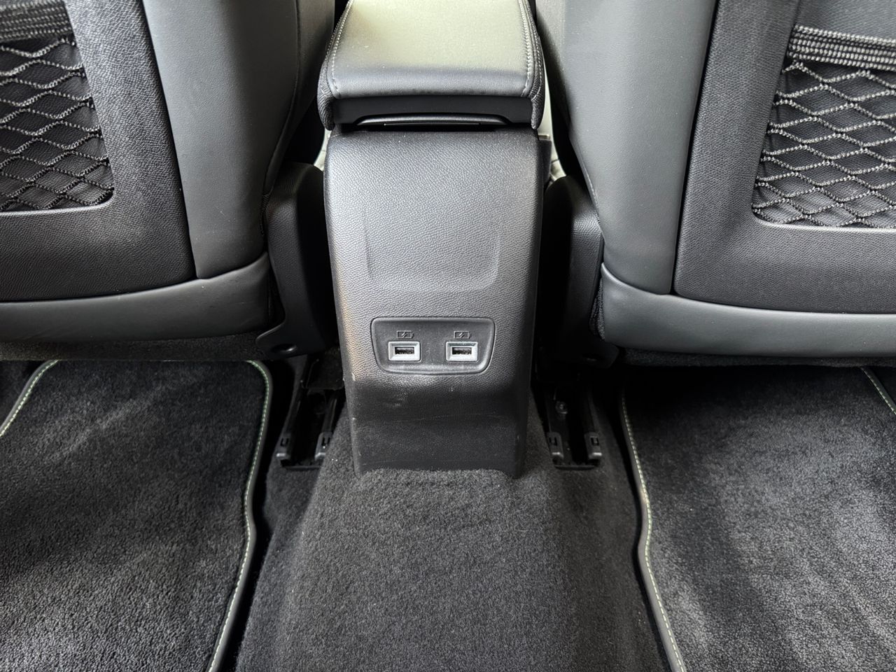 Peugeot 2008 GT PURE TECH 130 CV EAT8 - Foto 2
