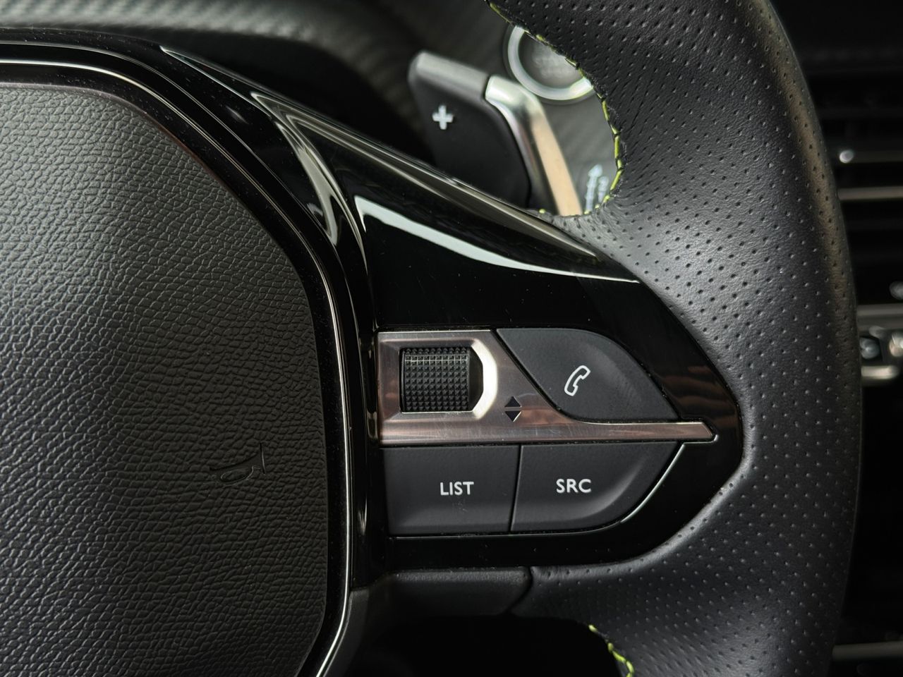 Peugeot 2008 GT PURE TECH 130 CV EAT8 - Foto 2