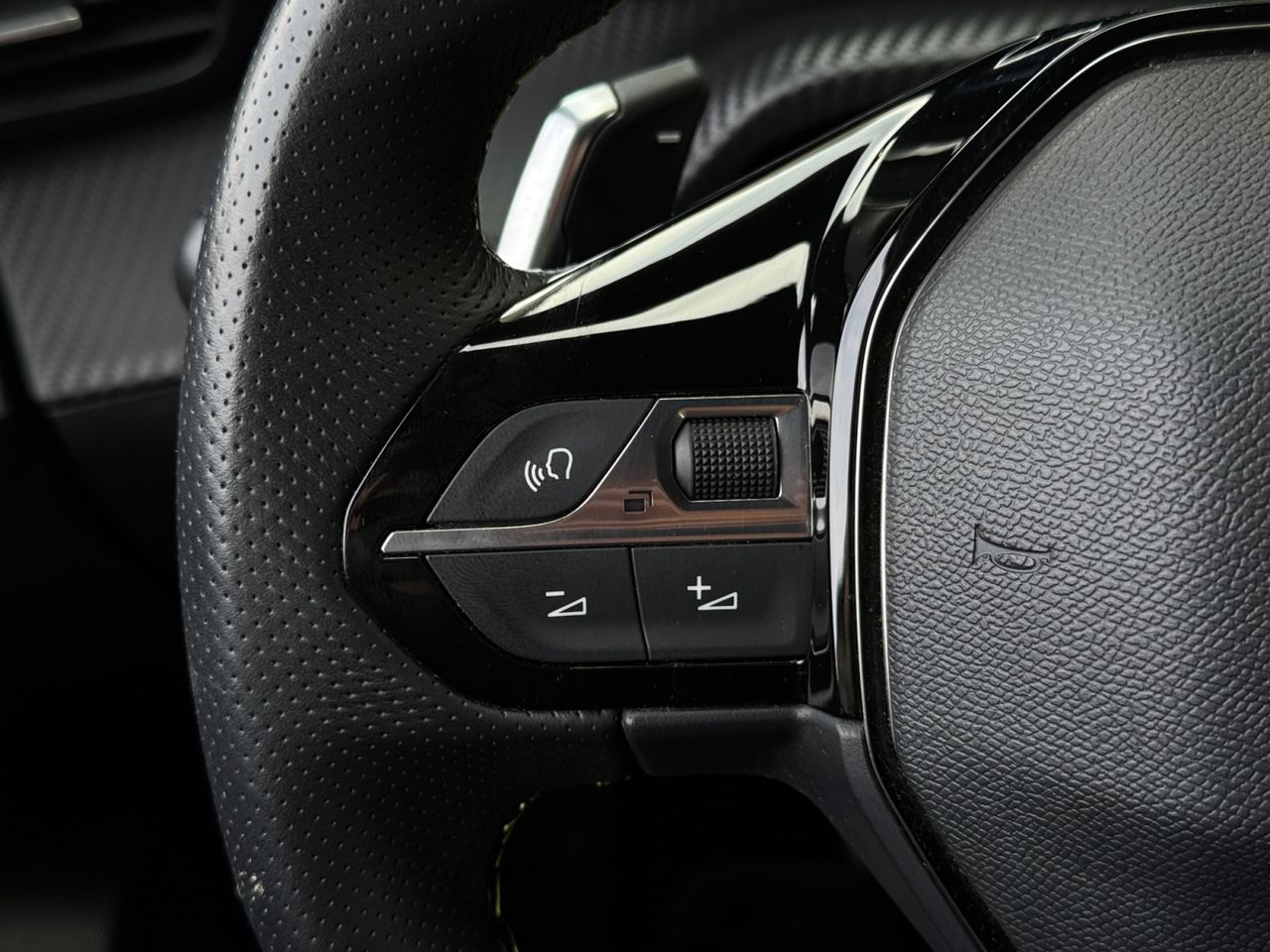 Peugeot 2008 GT PURE TECH 130 CV EAT8 - Foto 2