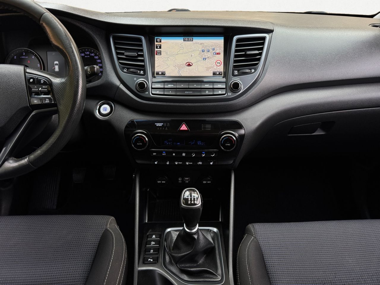 Hyundai Tucson 1.7 CRDI BLUE DR 25 ANIVERSARIO SKY 4X2 - Foto 2