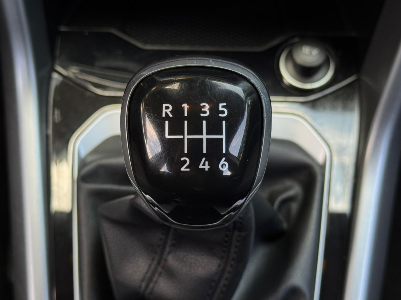 Volkswagen T-Roc 2.0 TDI LIFE 115 CV - Foto 2