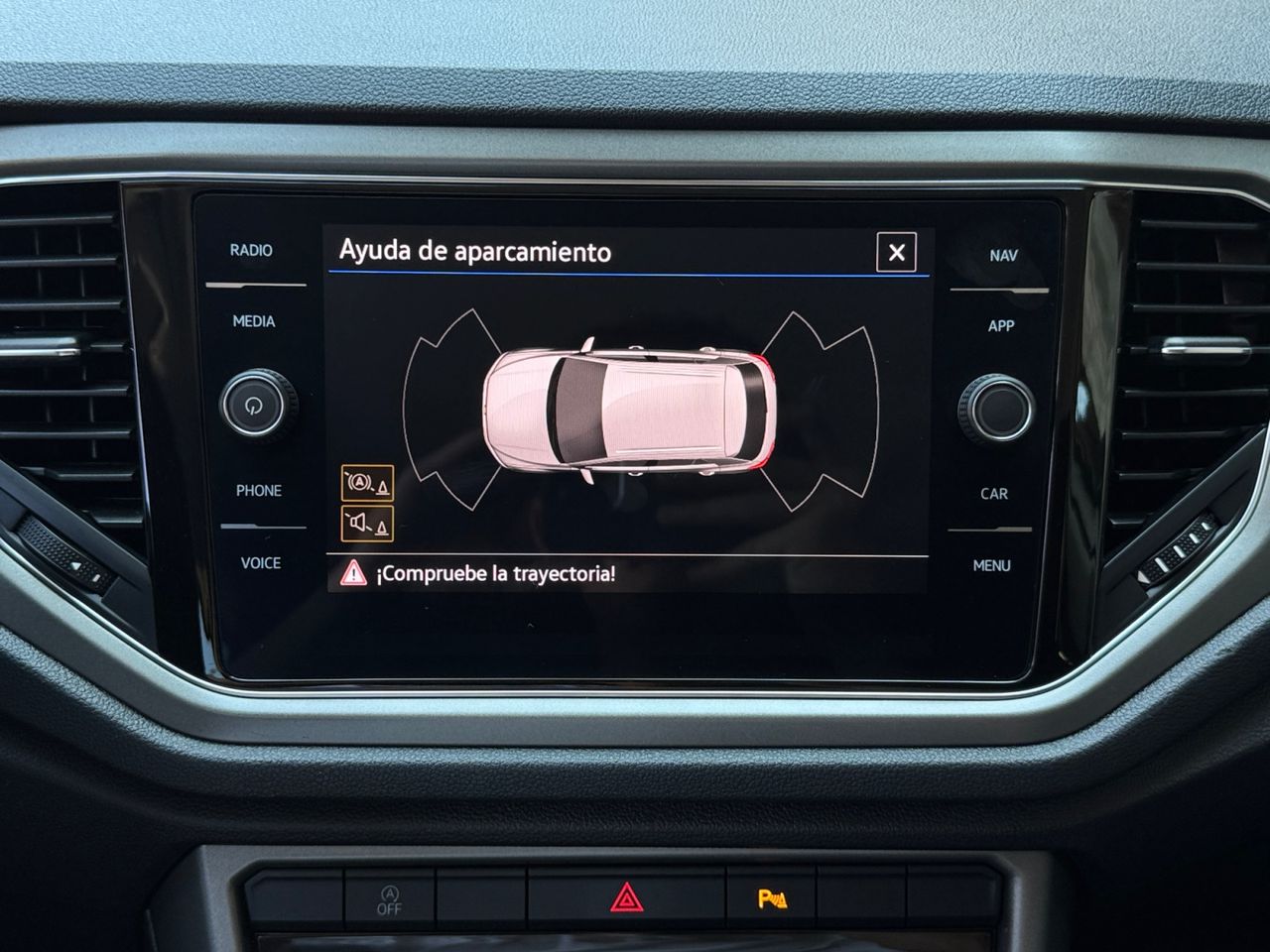Volkswagen T-Roc 1.5 TSI ADVANCE DSG 7 - Foto 2