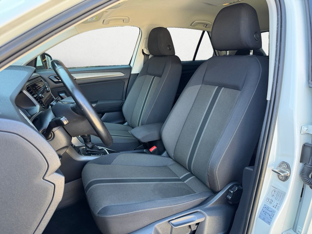Volkswagen T-Roc 1.5 TSI ADVANCE DSG 7 - Foto 2