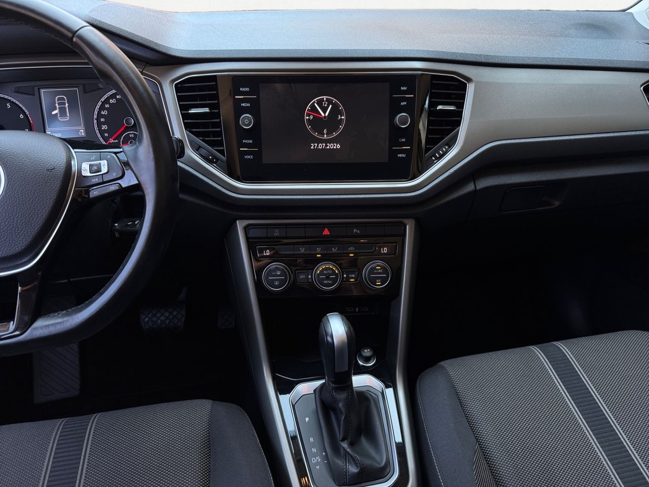 Volkswagen T-Roc 1.5 TSI ADVANCE DSG 7 - Foto 2