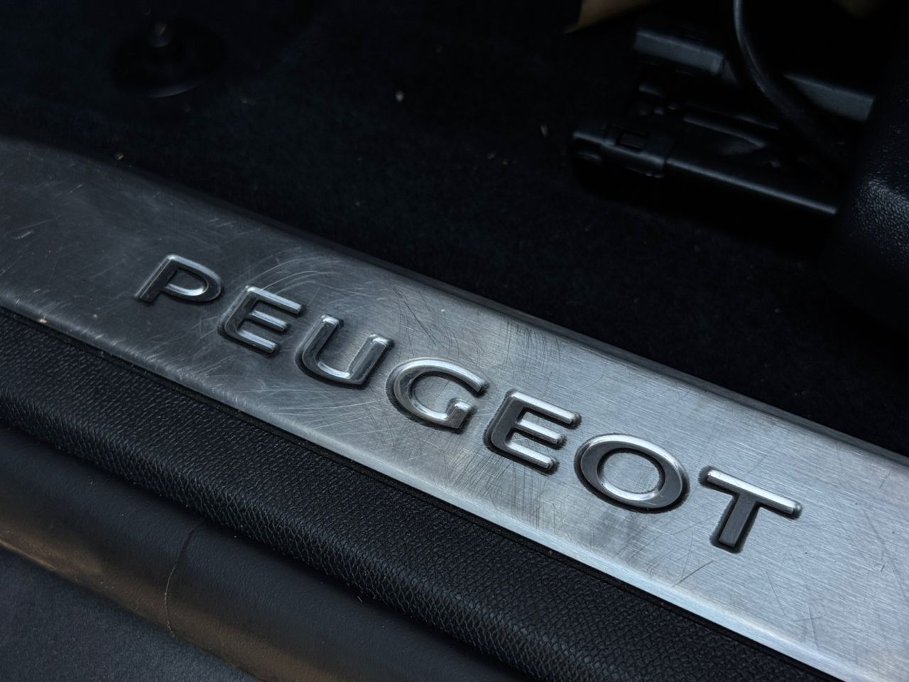 Peugeot 5008 GT BLUE HDI 130 CV EAT8 - Foto 2