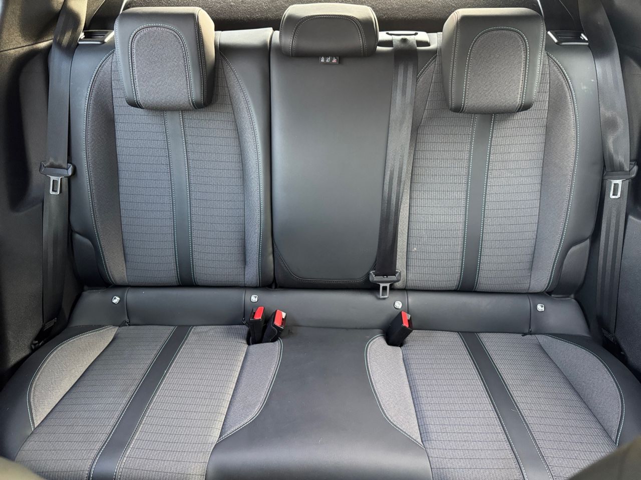 Peugeot 2008 ALLURE PACK BLUE HDI 110 CV - Foto 2