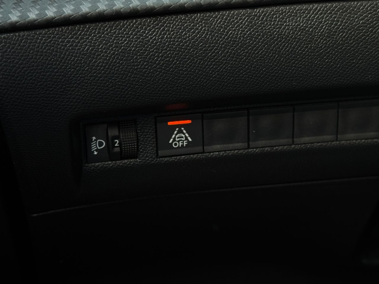 Peugeot 2008 ALLURE PACK BLUE HDI 110 CV - Foto 2