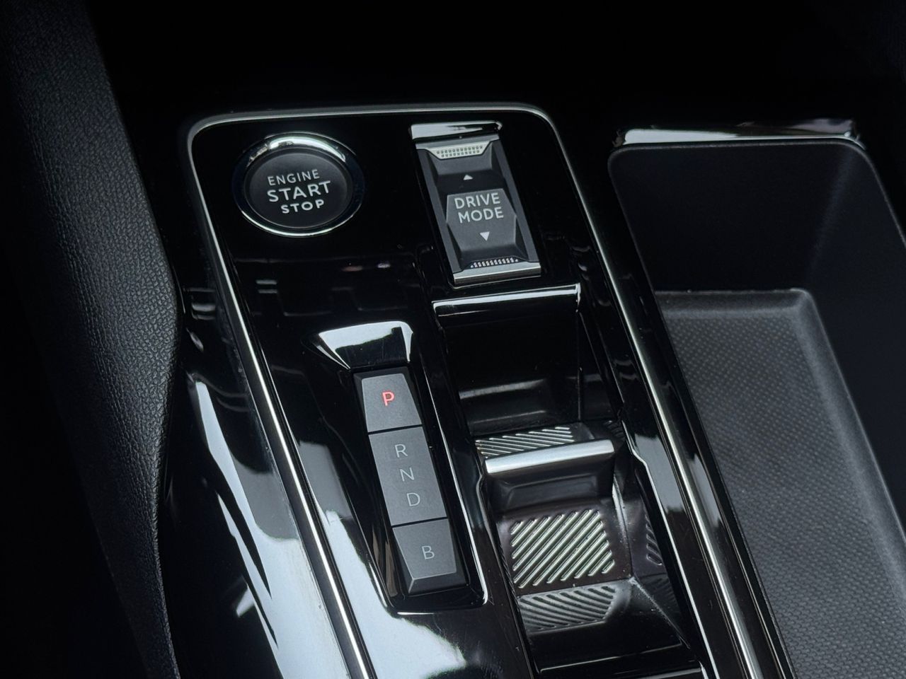 Peugeot 3008 Hybrid ALLURE PACK HYBRID 180 EAT8 - Foto 2