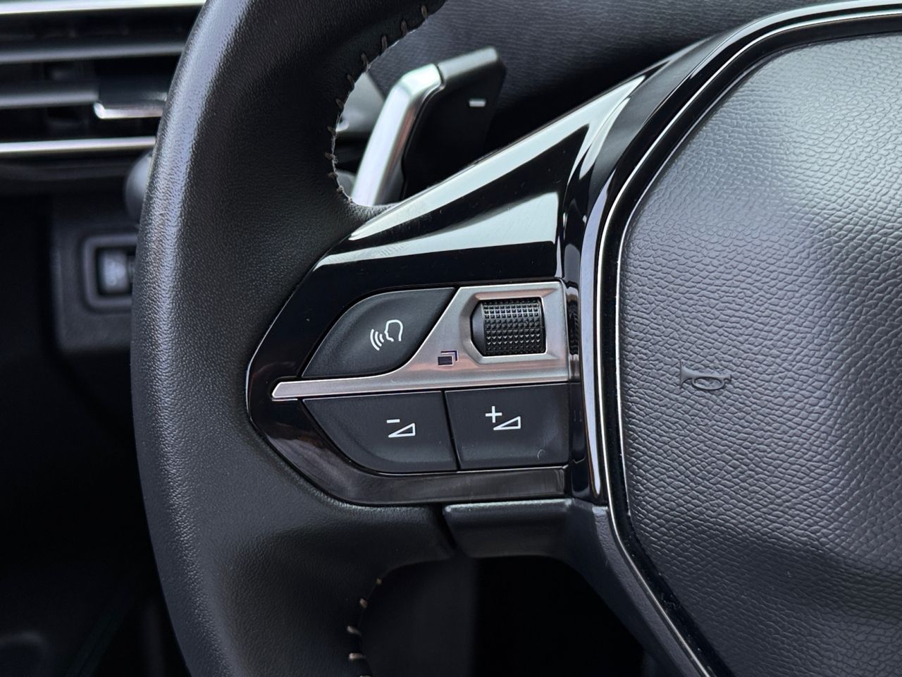 Peugeot 3008 Hybrid ALLURE PACK HYBRID 180 EAT8 - Foto 2