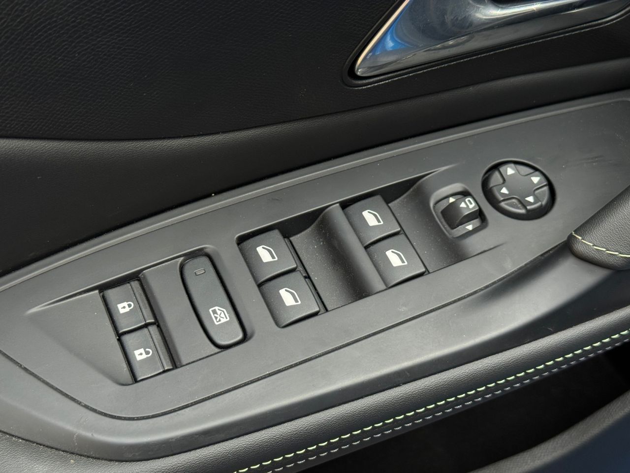 Peugeot 308 GT HYBRID 225 EAT8 - Foto 2