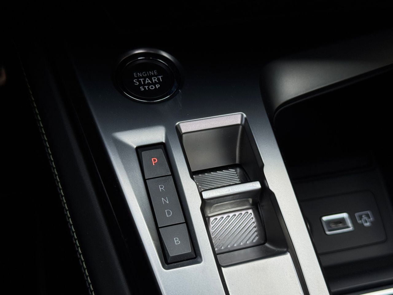 Peugeot 308 GT HYBRID 225 EAT8 - Foto 2