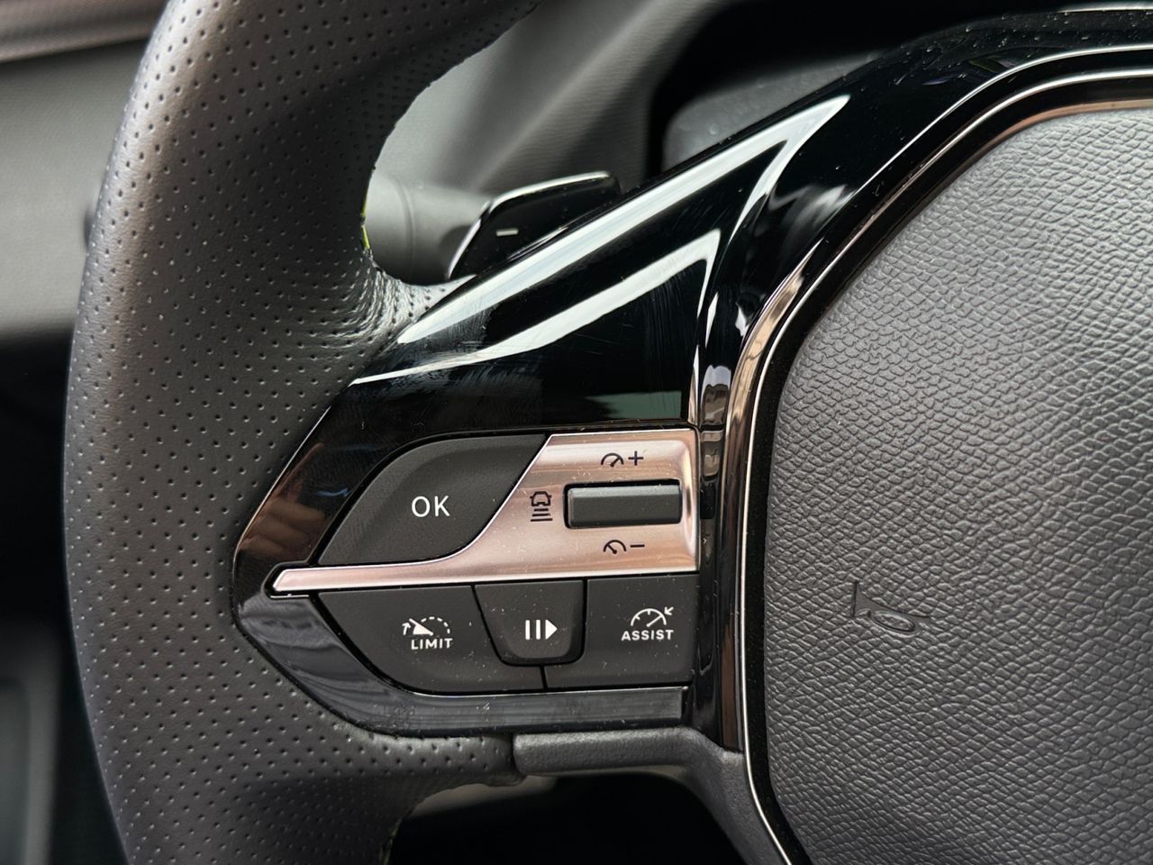 Peugeot 308 GT HYBRID 225 EAT8 - Foto 2