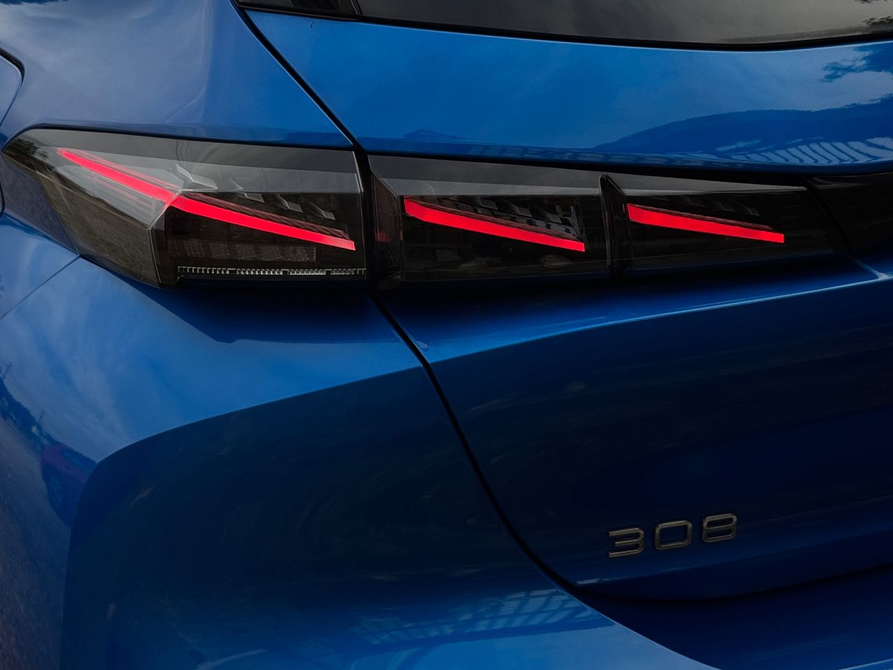 Peugeot 308 GT HYBRID 225 EAT8 - Foto 2
