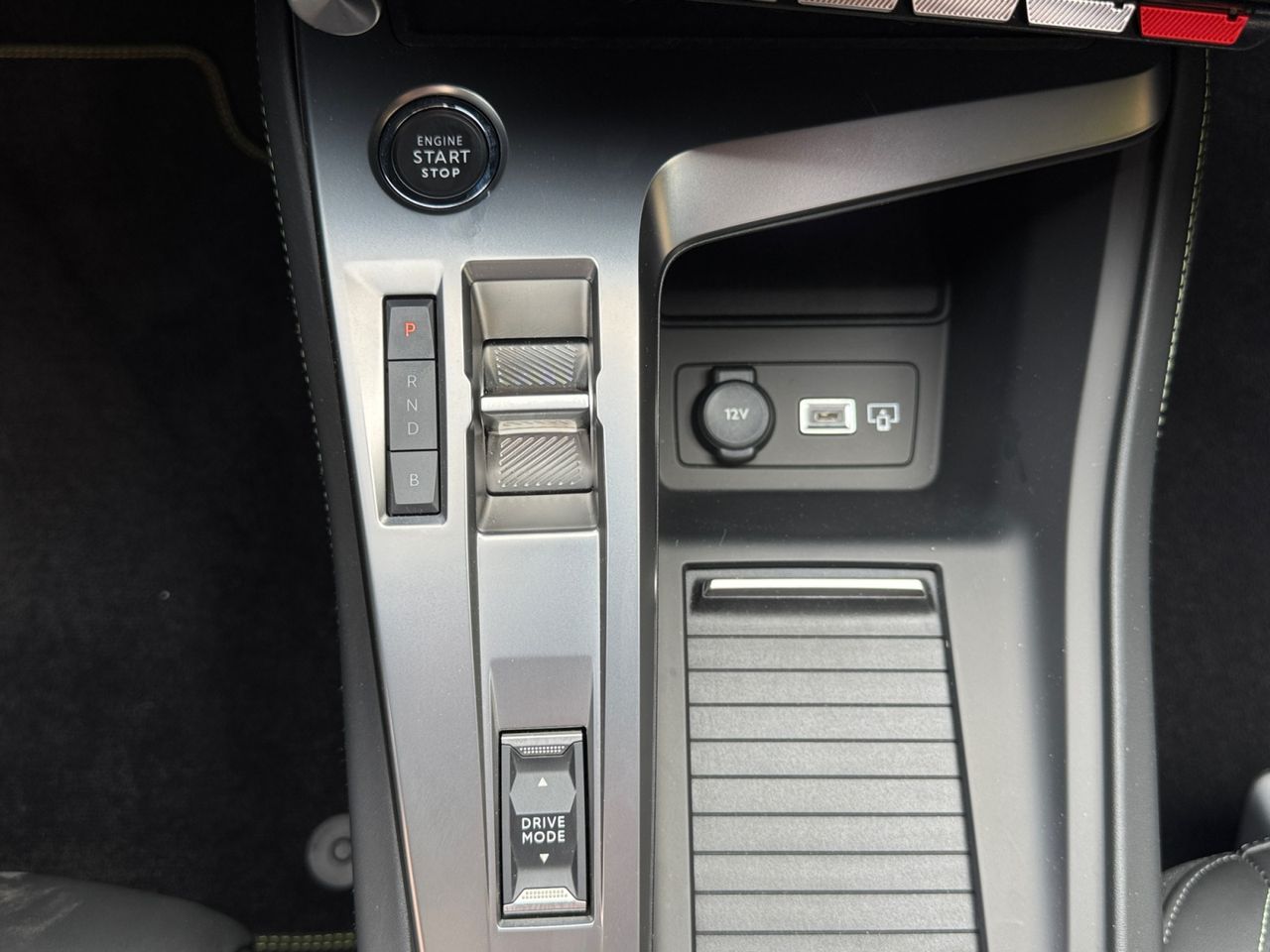 Peugeot 308 GT HYBRID 225 EAT8 - Foto 2