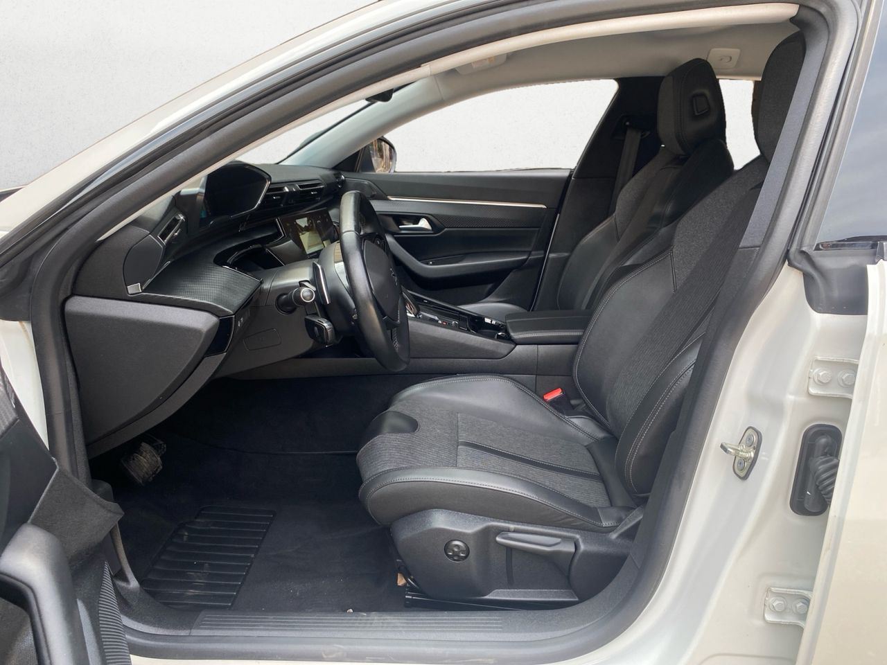 Peugeot 508 Hybrid SW ALLURE PACK HYBRID 225 EAT8 - Foto 2