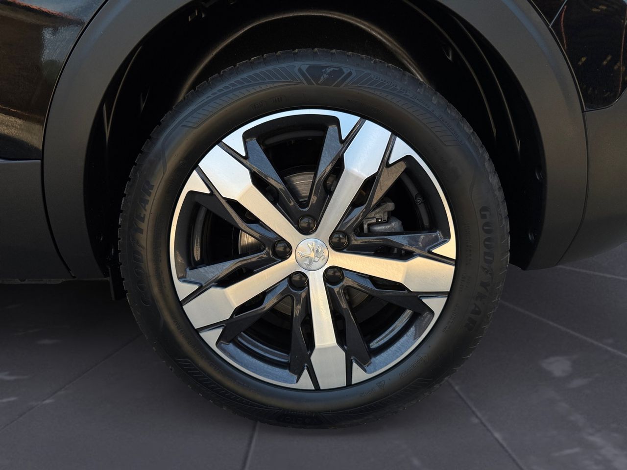 Peugeot 5008 GT BLUE HDI 130 CV EAT8 - Foto 2