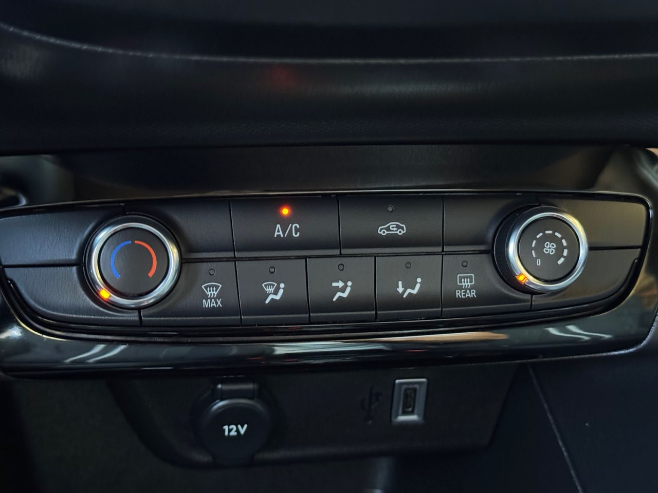 Opel Corsa GS 1.2T XHL HYBRID e DCT6 S/S 100 CV - Foto 2