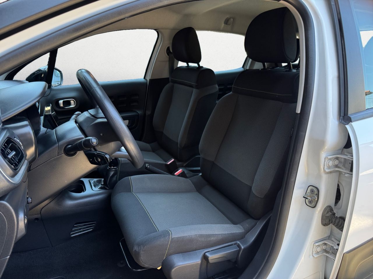 Citroën C3 PURE TECH 83 CV FEEL - Foto 2