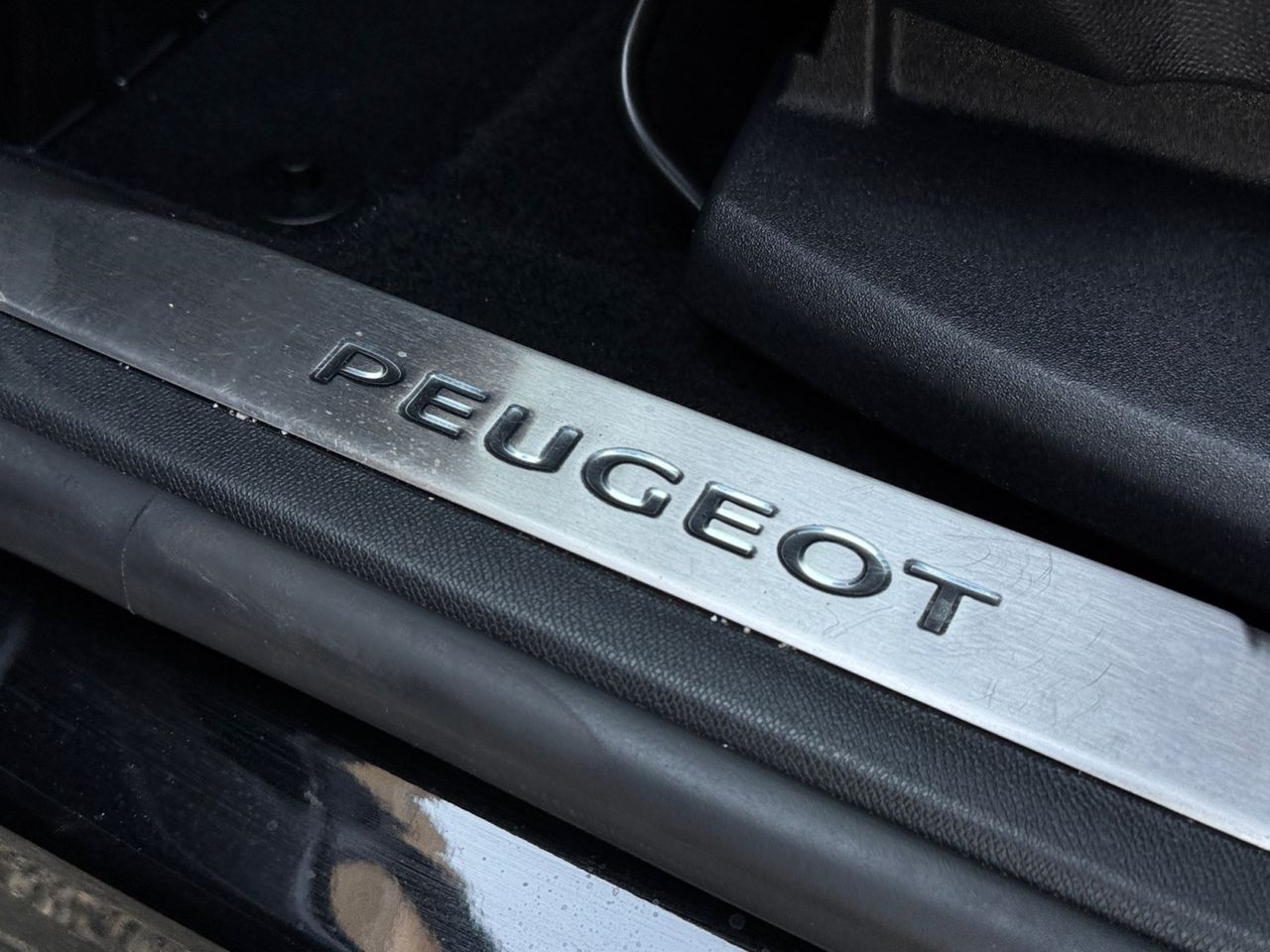 Peugeot 5008 GT BLUE HDI 130 CV EAT8 - Foto 2