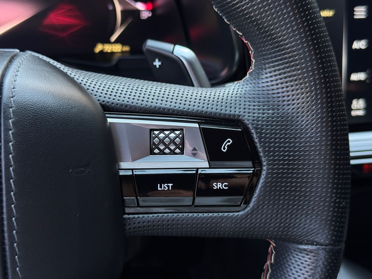 DS DS 7 Crossback BLUE HDI 130 AUT PERFORMANCE LINE - Foto 2