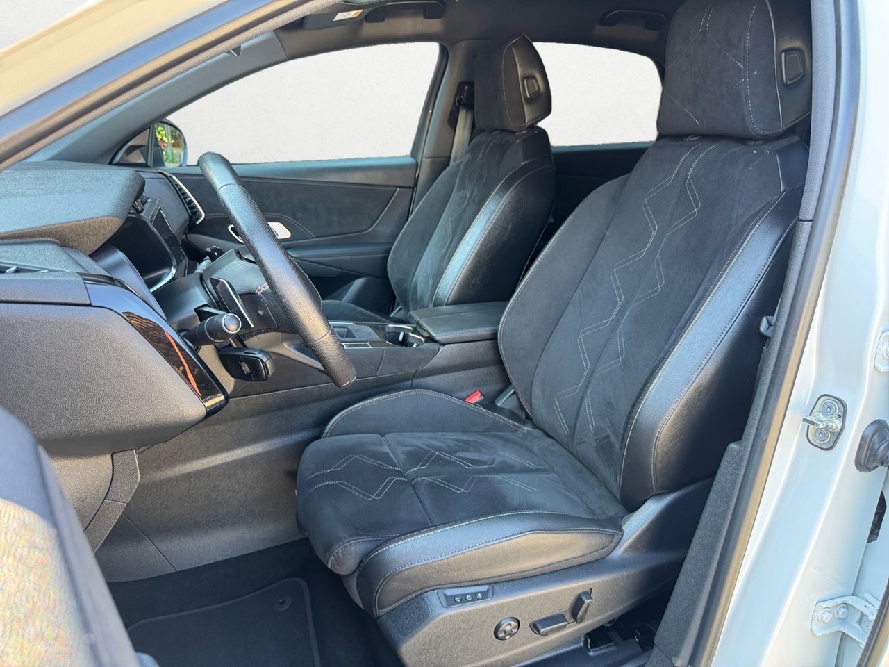 DS DS 7 Crossback BLUE HDI 130 AUT PERFORMANCE LINE - Foto 2