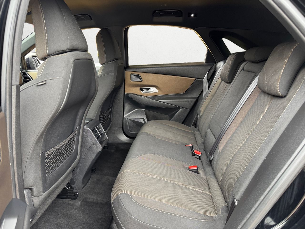 DS DS 7 Crossback BLUE HDI 180 CV AUT SO CHIC - Foto 2