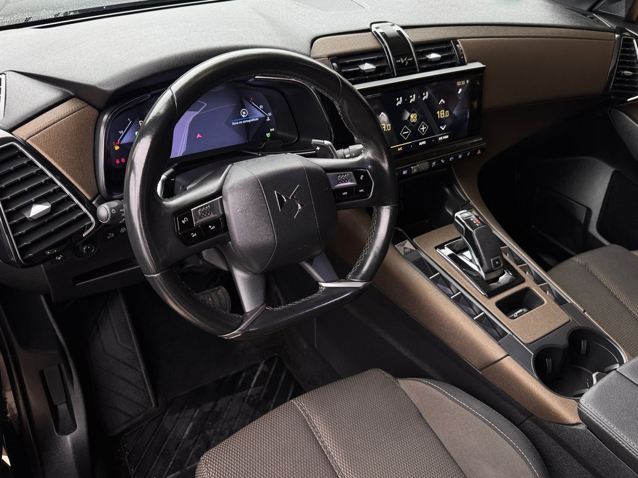 DS DS 7 Crossback BLUE HDI 180 CV AUT SO CHIC - Foto 2