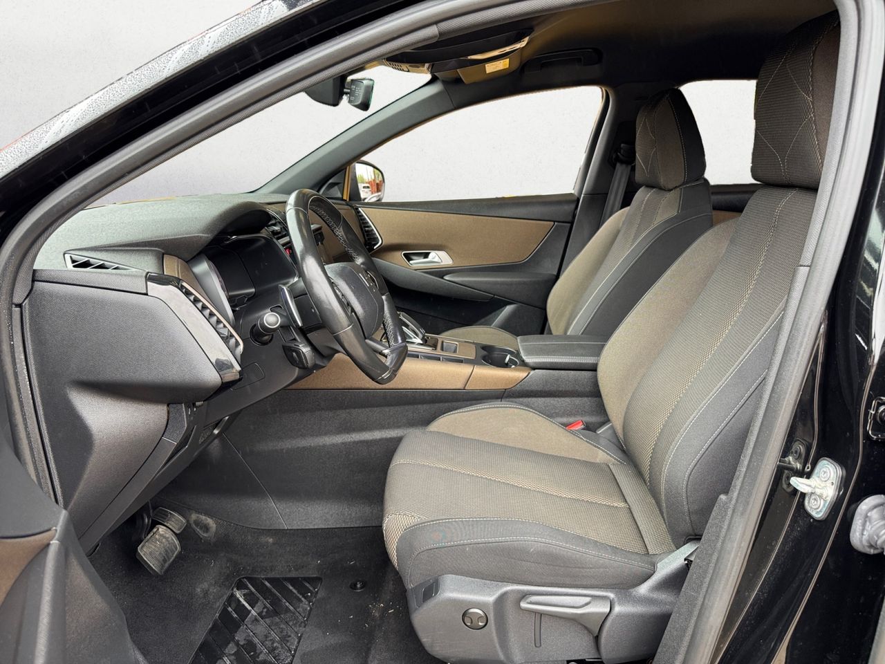 DS DS 7 Crossback BLUE HDI 180 CV AUT SO CHIC - Foto 2