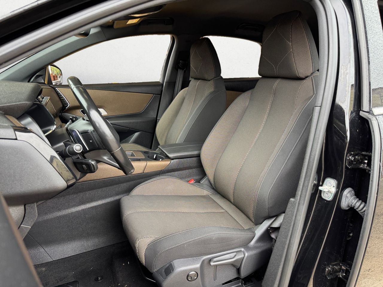 DS DS 7 Crossback BLUE HDI 180 CV AUT SO CHIC - Foto 2