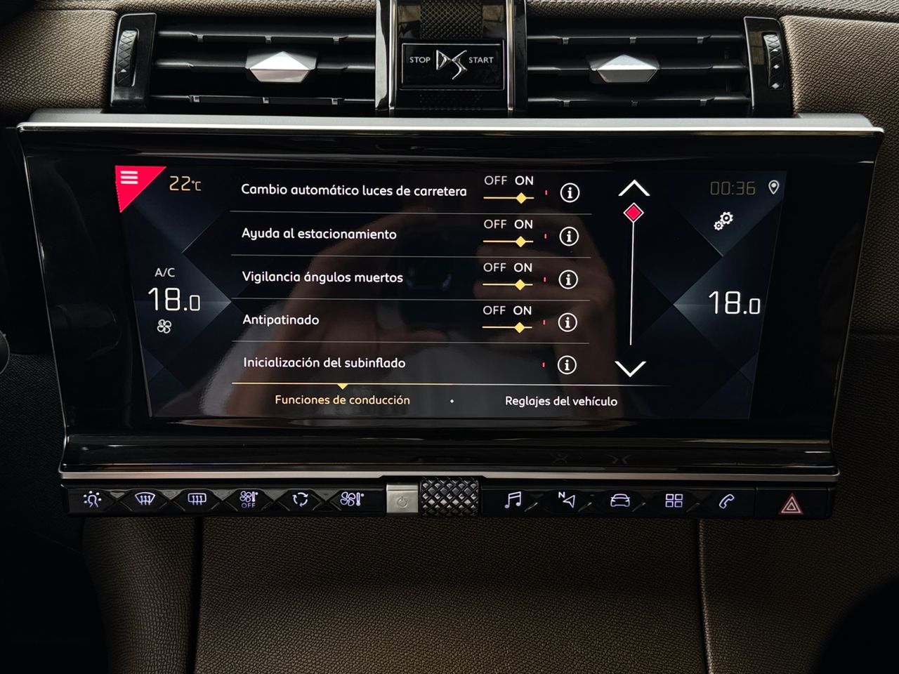 DS DS 7 Crossback BLUE HDI 180 CV AUT SO CHIC - Foto 2