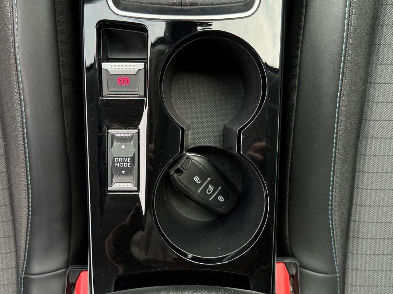 Peugeot 2008 ALLURE PACK PURE TECH 100 CV - Foto 2