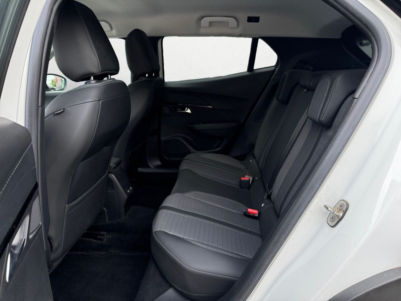 Peugeot 2008 ALLURE PACK PURE TECH 100 CV - Foto 2