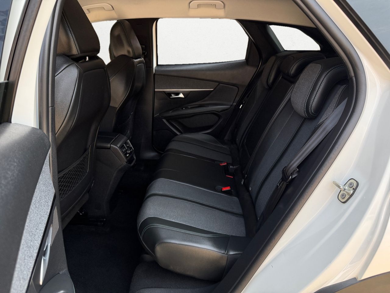 Peugeot 3008 ALLURE PACK BLUE HDI 130 CV EAT8 - Foto 2