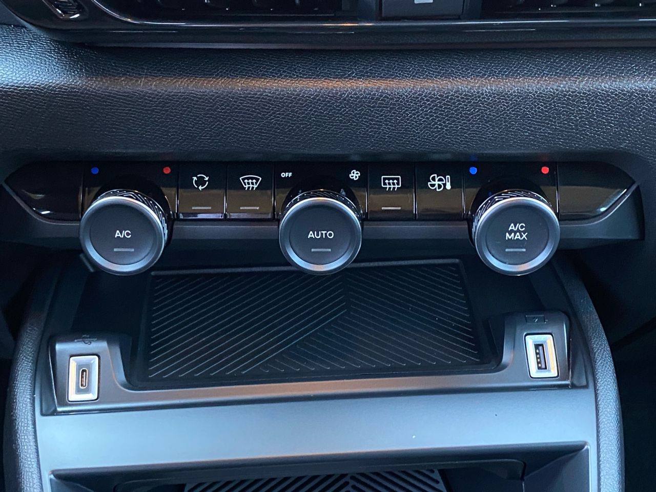 Citroën C4 PURE TECH FEEL PACK 130 CV - Foto 2