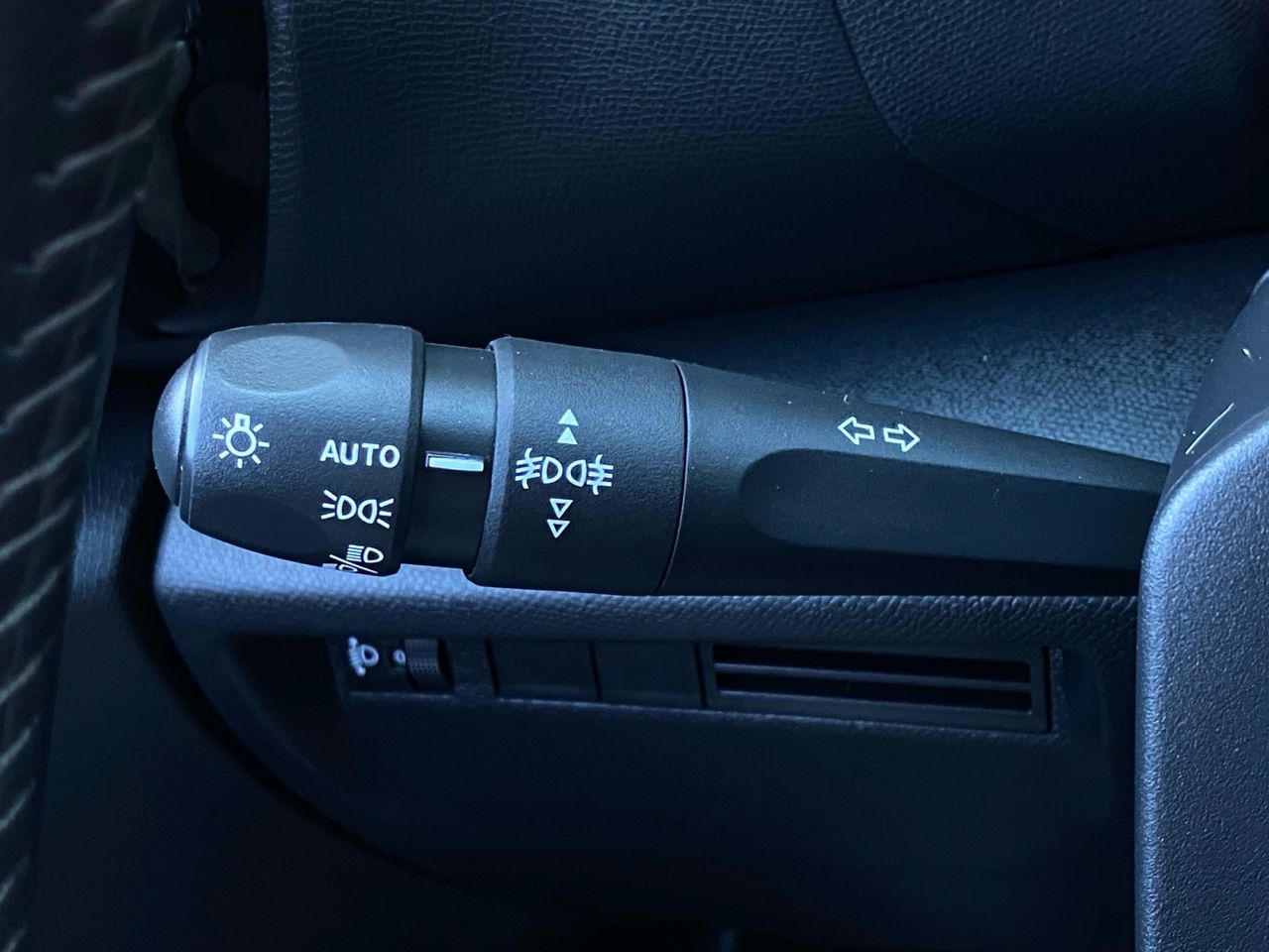 Citroën C4 PURE TECH FEEL PACK 130 CV - Foto 2