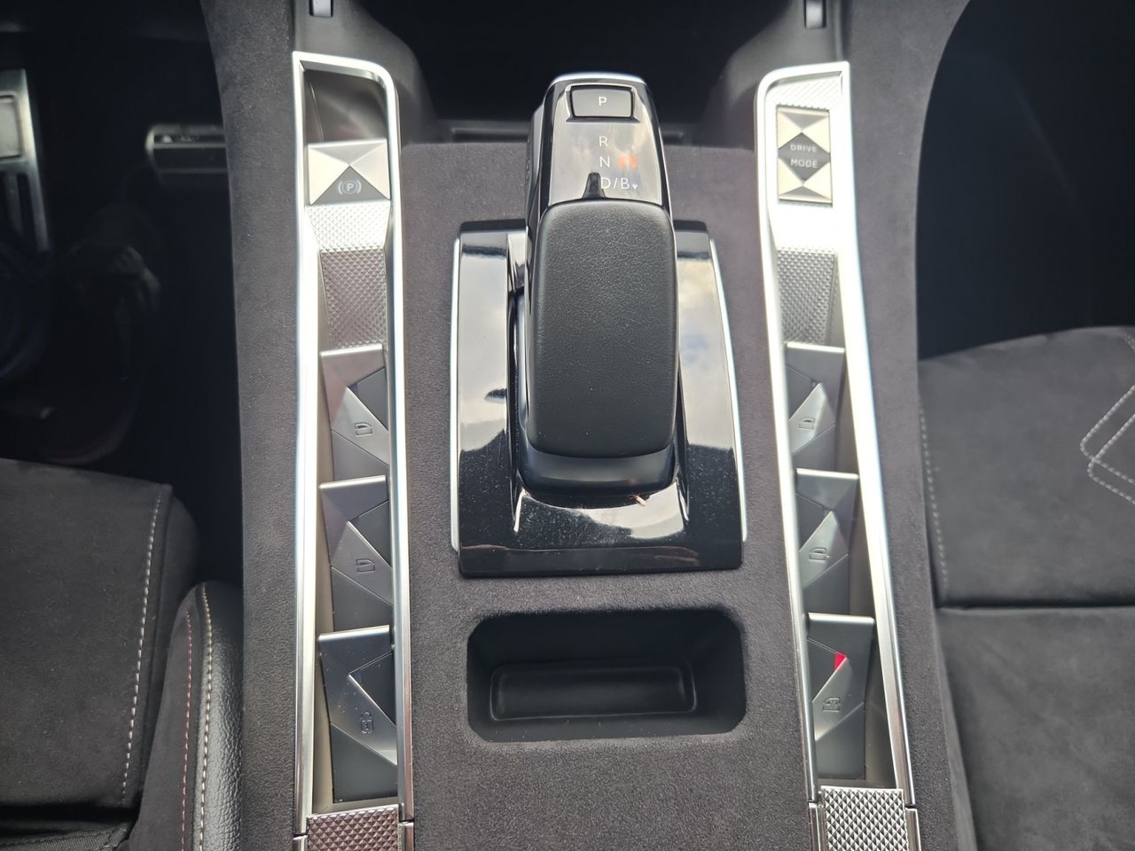 DS DS 7 Crossback E TENSE 4X4 300 PERFORMANCE LINE - Foto 2