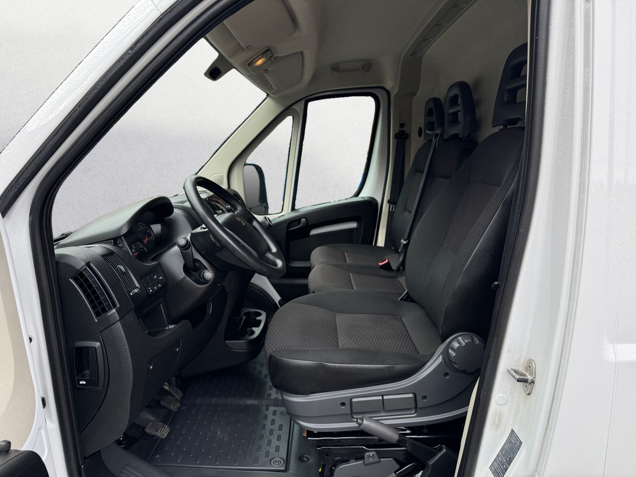 Peugeot Boxer FURGON 335 L3 H2 BLUE HDI 140 CV - Foto 2