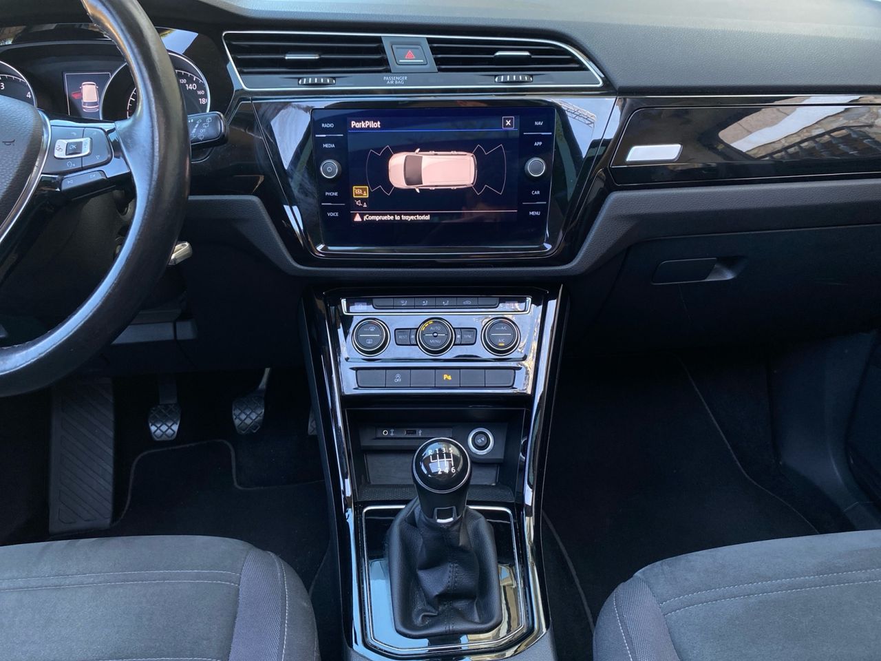 Volkswagen Touran 2.0 TDI ADVANCE 150 CV - Foto 2