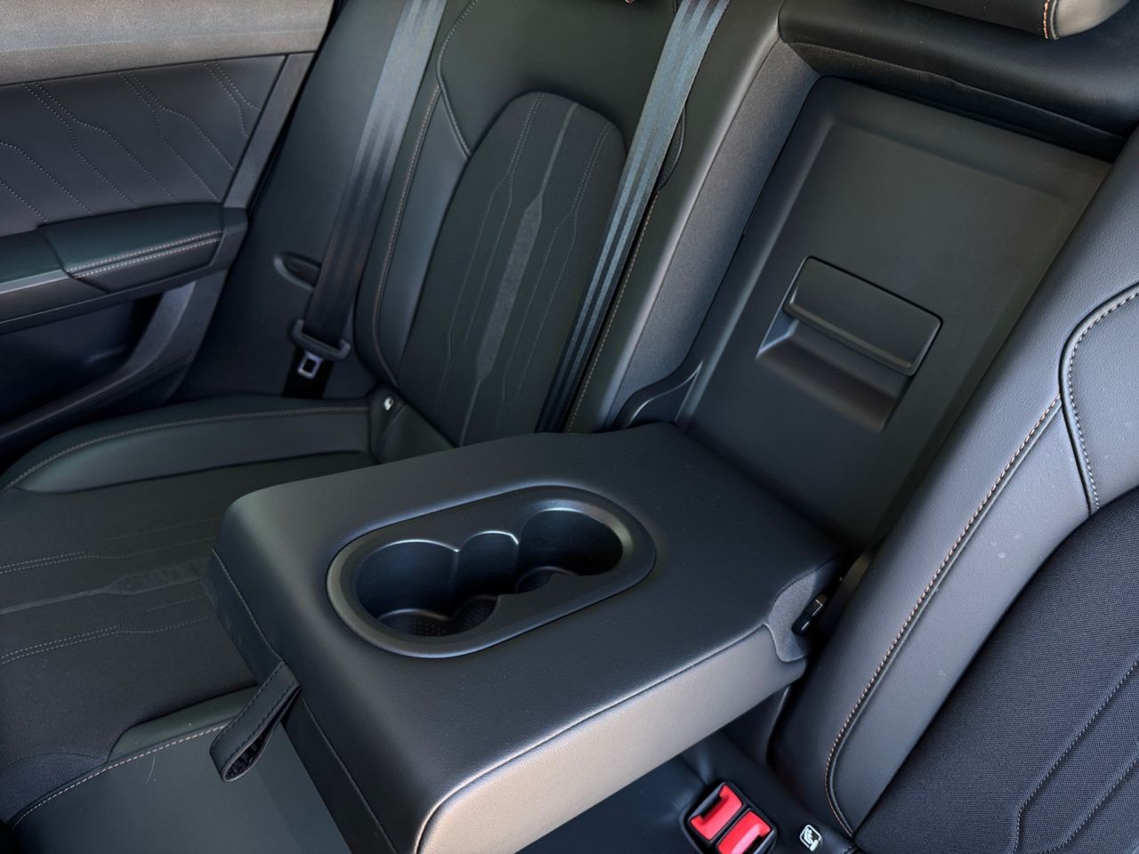 Cupra Formentor 1.4E HYBRID 205 DSG - Foto 2
