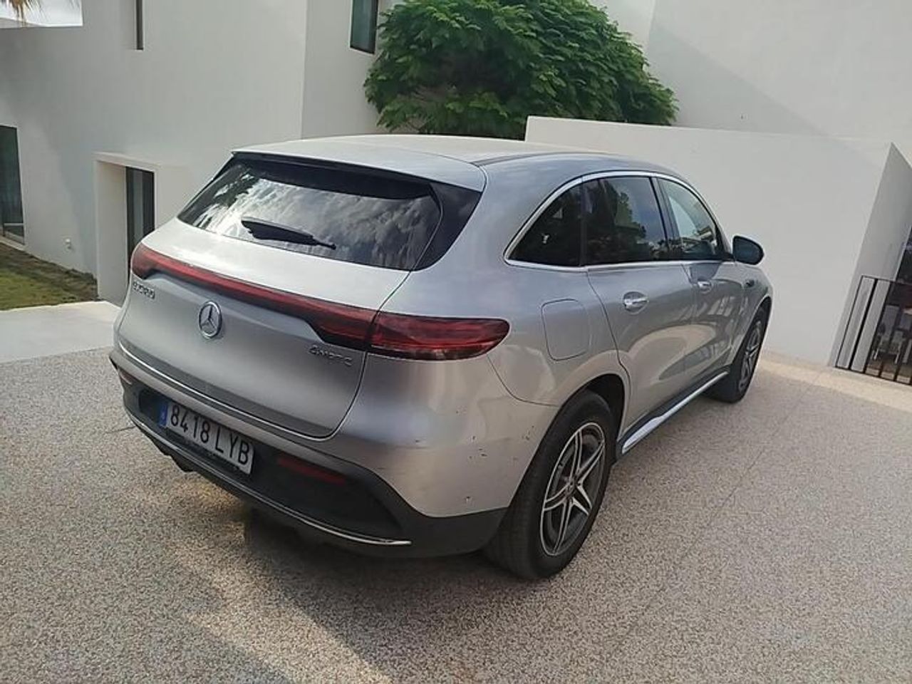 Mercedes EQC 400 4 MATIC AMG LINE + PAQ PREMIUM - Foto 2